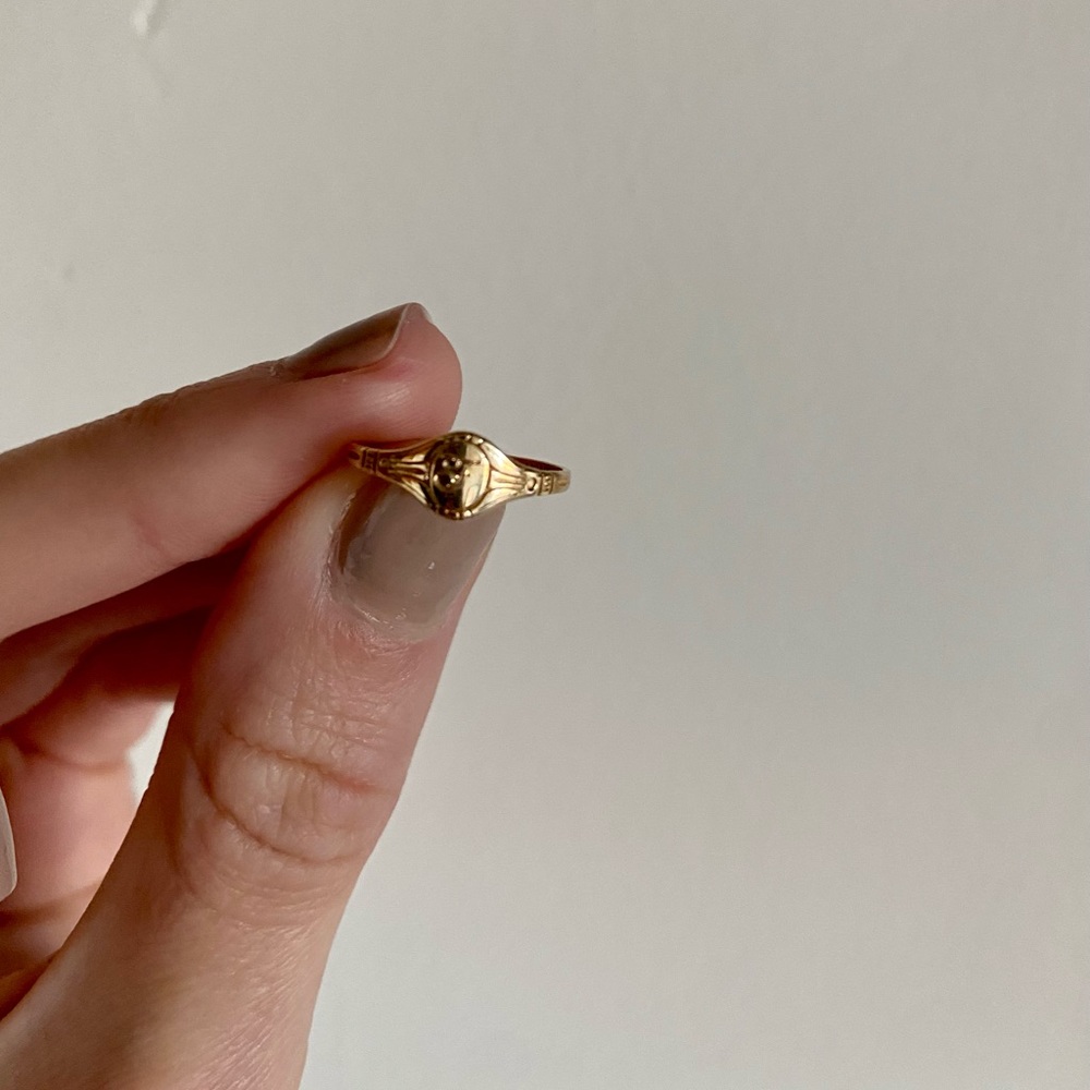 Baby Cygnet Ring, Yellow Gold with an engraved F